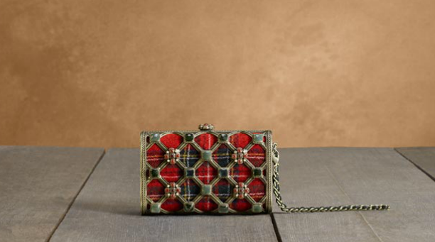 Chanel-minaudiere-in-tartan-and-metal-with-desrues-ornaments-1