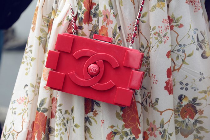 chanel-haute-couture-fall-winter-2013-14-off-the-catwalk-lego-clutch-2