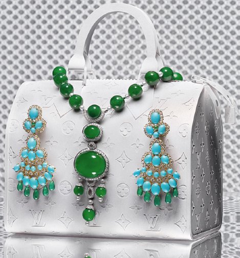 vogue-introduces-jewelry-with-iconic-bags-2