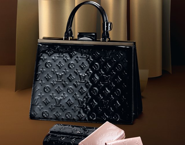 LOUIS VUITTON - Louis Vuitton Fashion HOLIDAY SEASON: THE GOOSE IS COMING  TO TOWN!