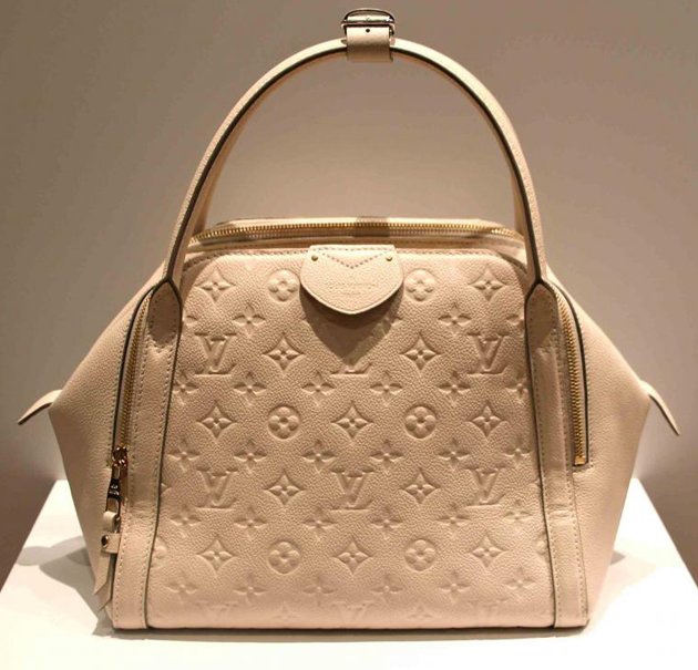 Street Snaps: Louis Vuitton Montaigne Bag | Bragmybag