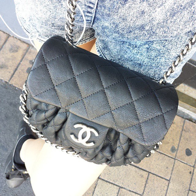 Street Snaps: Chanel Chain Around Bag