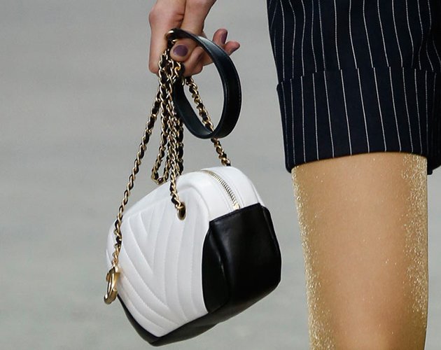 Chanel-Spring-Summer-2015-Runway-Bag-Collection-25