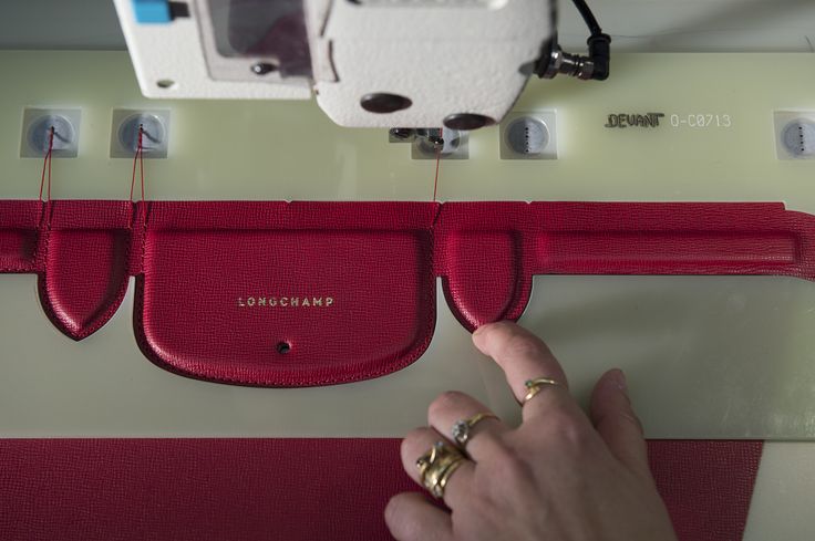 Making-of-longchamp-le-pliage-heritage-tote-step-12