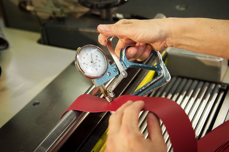 Making-of-longchamp-le-pliage-heritage-tote-step-4