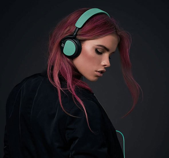 Bang-and-Olufsen-Beoplay-H2-Headphone-2