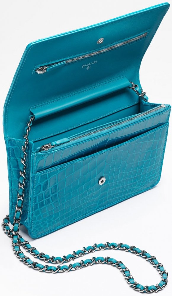 Chanel-WOC-alligator-in-turquoise-4