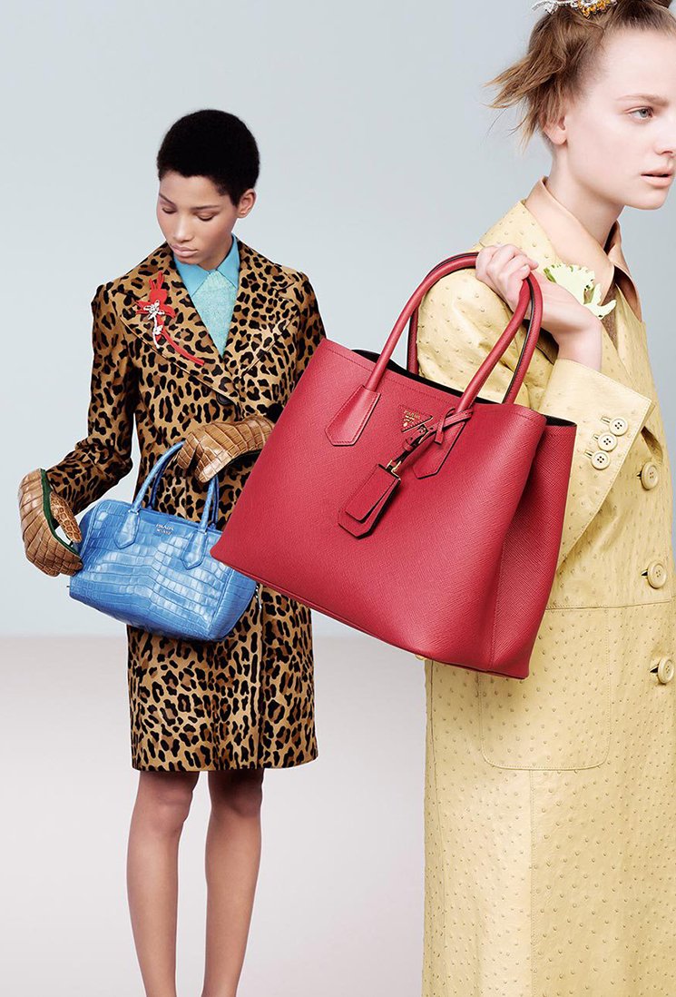 Prada-Fall-Winter-2015-Ad-Campaign-Featuring-The-Inside-Tote-Bag-9
