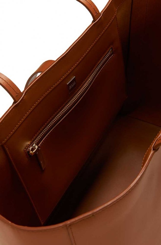 Huge-Boss-2015-Must-Have-Handbags-9