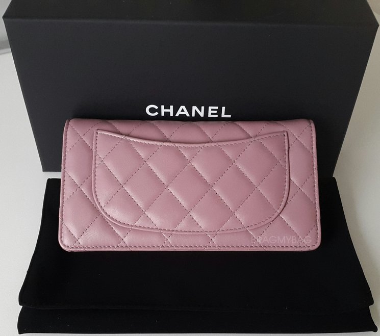 Shopping-with-Emmy-Chanel-Pink-Rose-Gold-Bi-fold-Wallets-2