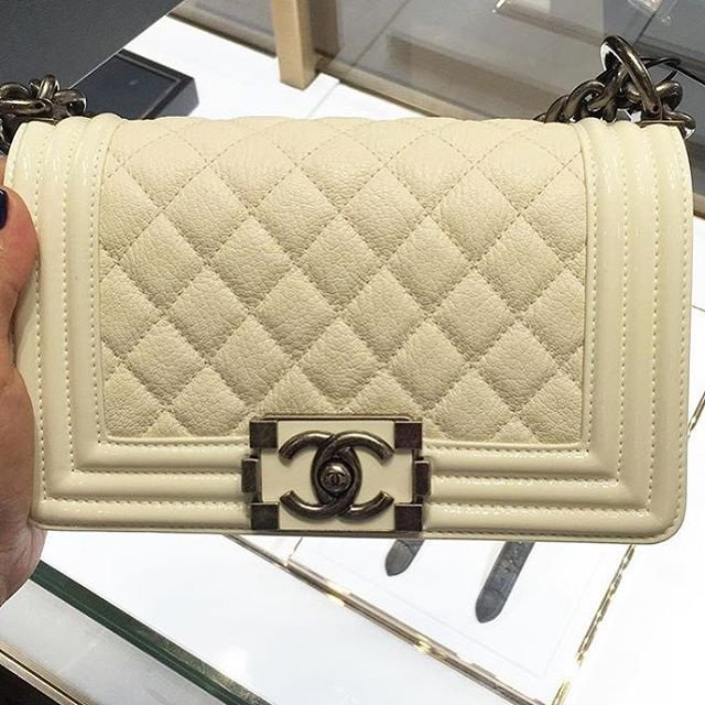 The-Colors-Of-Boy-Chanel-Flap-Bags-10