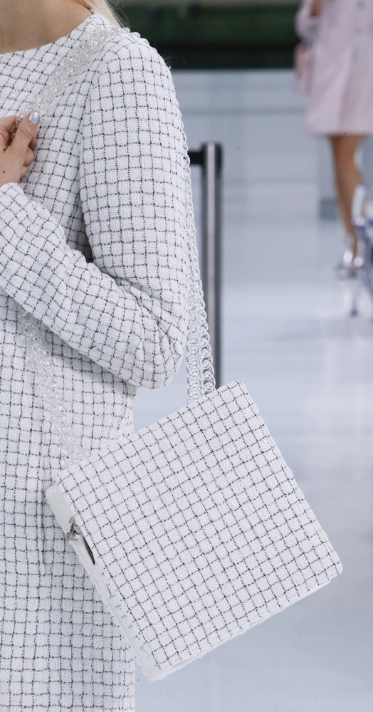 Chanel-Spring-Summer-2016-Runway-Bag-Collection-Featuring-New-Squared-Tote-Bag-15