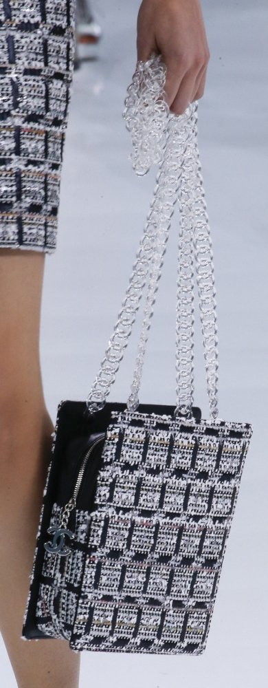 Chanel-Spring-Summer-2016-Runway-Bag-Collection-Featuring-New-Squared-Tote-Bag-19