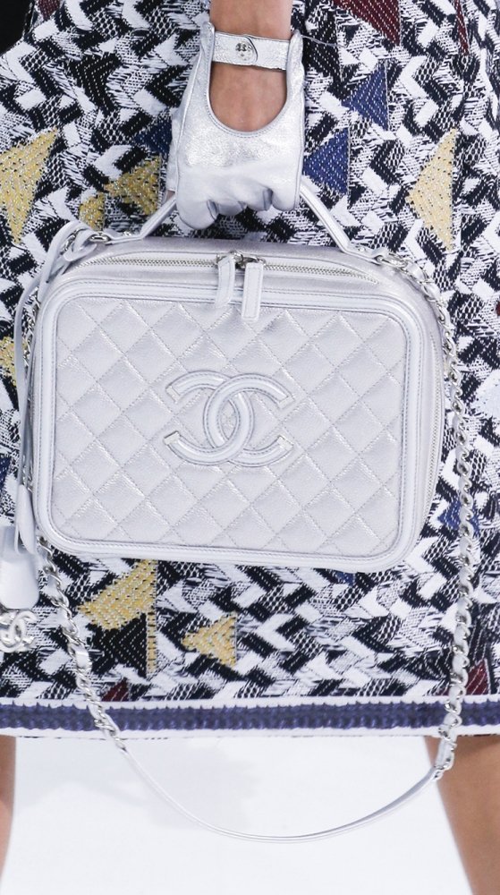 Chanel-Spring-Summer-2016-Runway-Bag-Collection-Featuring-New-Squared-Tote-Bag-6