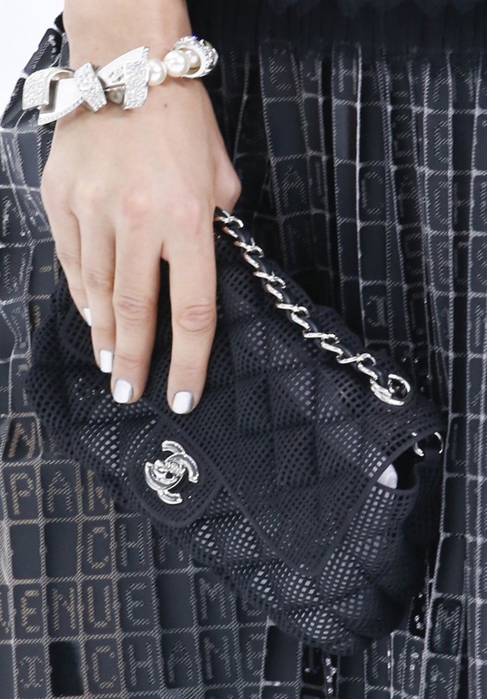 Chanel-Spring-Summer-2016-Runway-Bag-Collection-Featuring-Quilted-Mini-Luggage-Shoulder-Bag-14