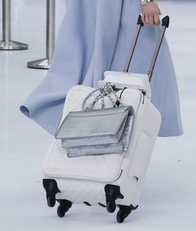 Chanel-Spring-Summer-2016-Runway-Bag-Collection-Featuring-Quilted-Mini-Luggage-Shoulder-Bag-20