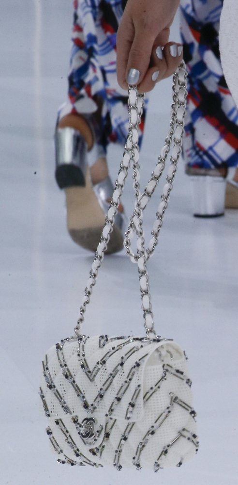 Chanel-Spring-Summer-2016-Runway-Bag-Collection-Featuring-Quilted-Mini-Luggage-Shoulder-Bag-3