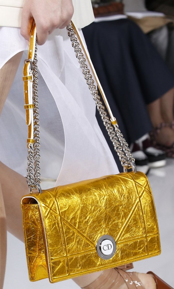 Dior-Spring-Summer-2016-Runway-Bag-Collection-Featuring-New-Tote-Bag-10