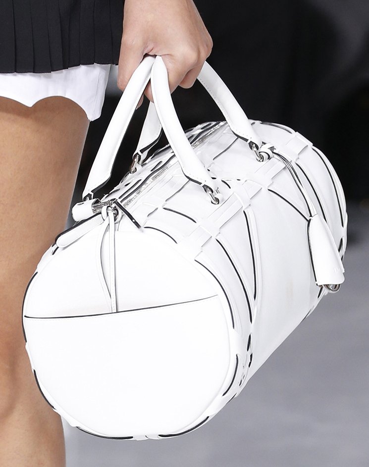 Dior-Spring-Summer-2016-Runway-Bag-Collection-Featuring-New-Tote-Bag-2