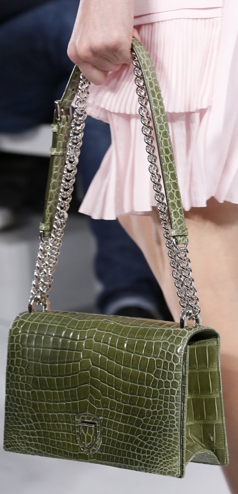 Dior-Spring-Summer-2016-Runway-Bag-Collection-Featuring-New-Tote-Bag-20