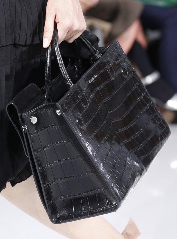 Dior Spring Summer 2016 Runway Bag Collection Featuring New Tote Bag | Bragmybag
