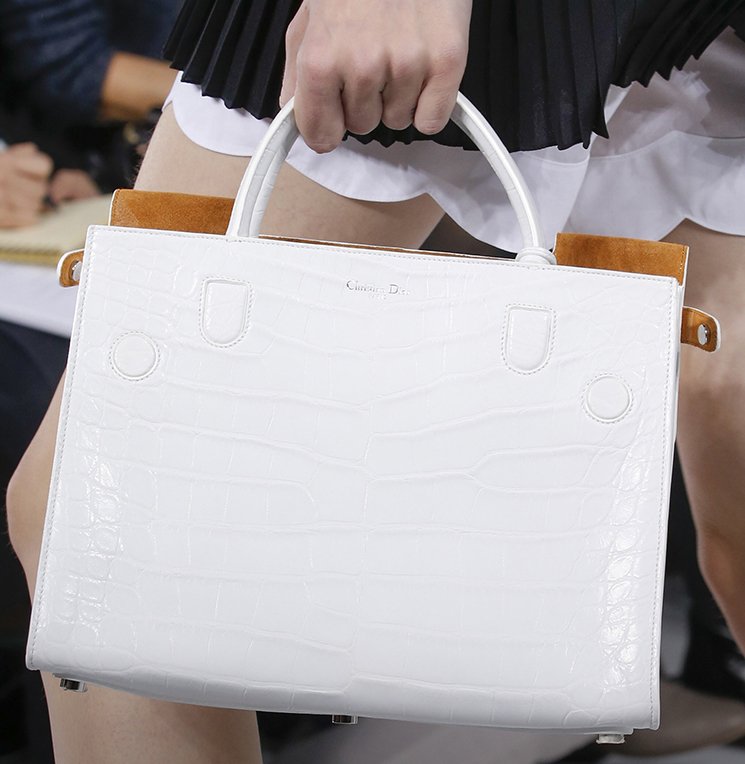 Dior-Spring-Summer-2016-Runway-Bag-Collection-Featuring-New-Tote-Bag