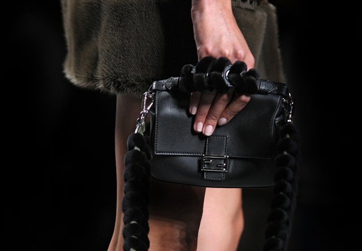 Fendi-Spring-Summer-2016-Runway-Bag-Collection-Featuring-the-new-Fendi-Baguette-Bags-3