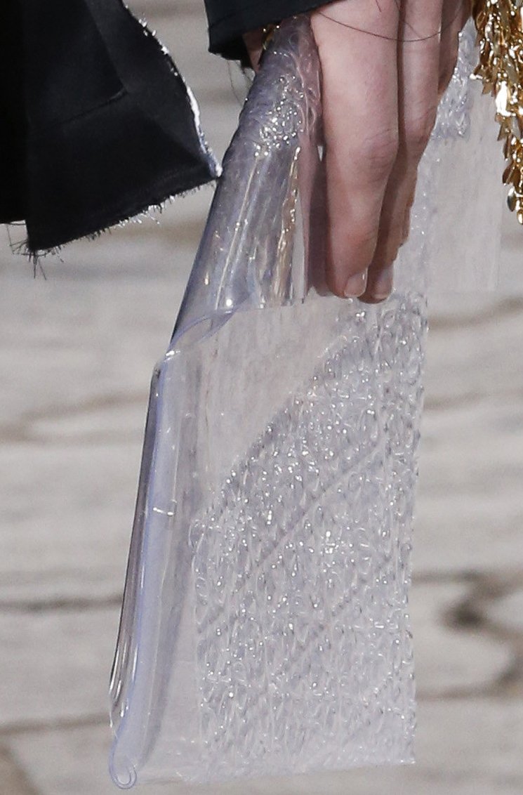 Loewe-Spring-Summer-2016-Runway-Bag-Collection-Featuring-Transparent-Flat-Clutch-2