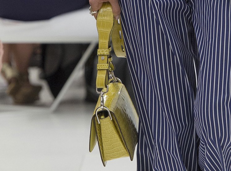 Tods-Spring-Summer-2016-Runway-Bag-Collection-Featuring-The-New-Wave-Bags-3