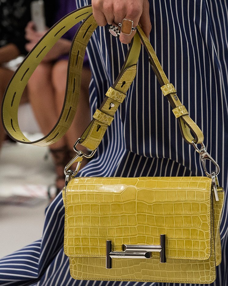 Tods-Spring-Summer-2016-Runway-Bag-Collection-Featuring-The-New-Wave-Bags-4