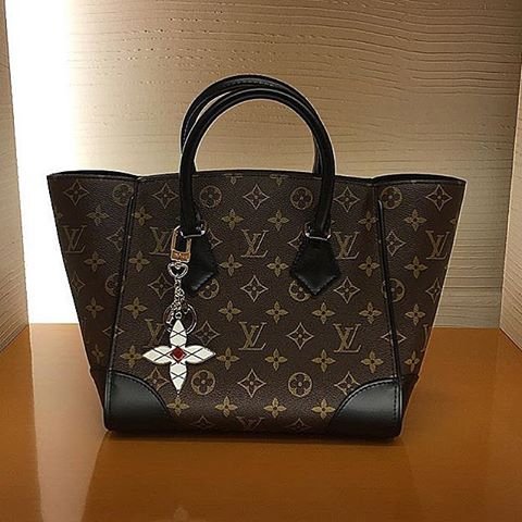 A Closer Look: Louis Vuitton Phenix Bag