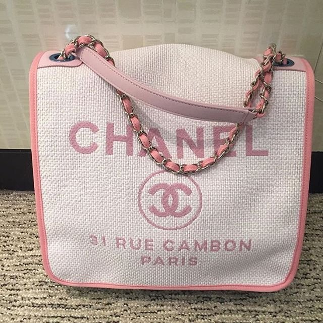 Chanel-Deauville-Tote-Bag-For-Cruise-2016-Collection-3