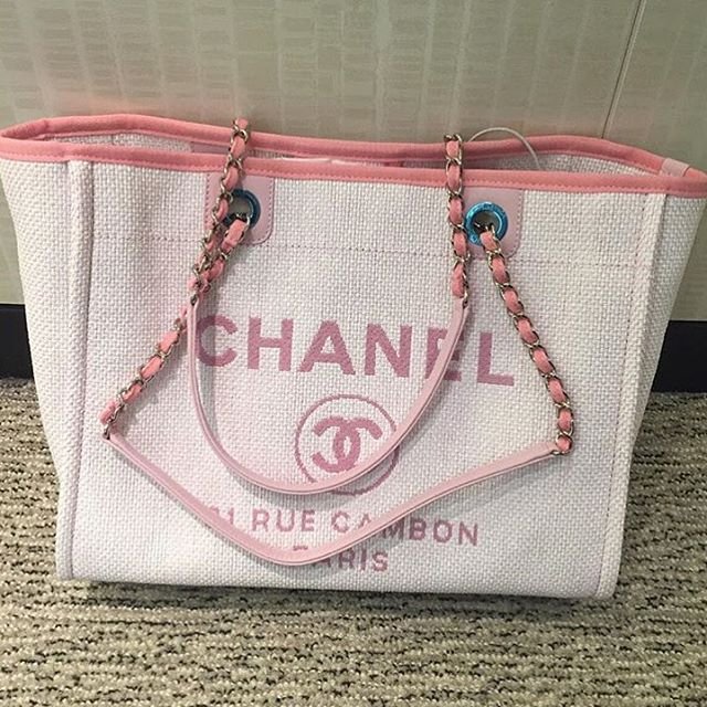 Chanel-Deauville-Tote-Bag-For-Cruise-2016-Collection-4