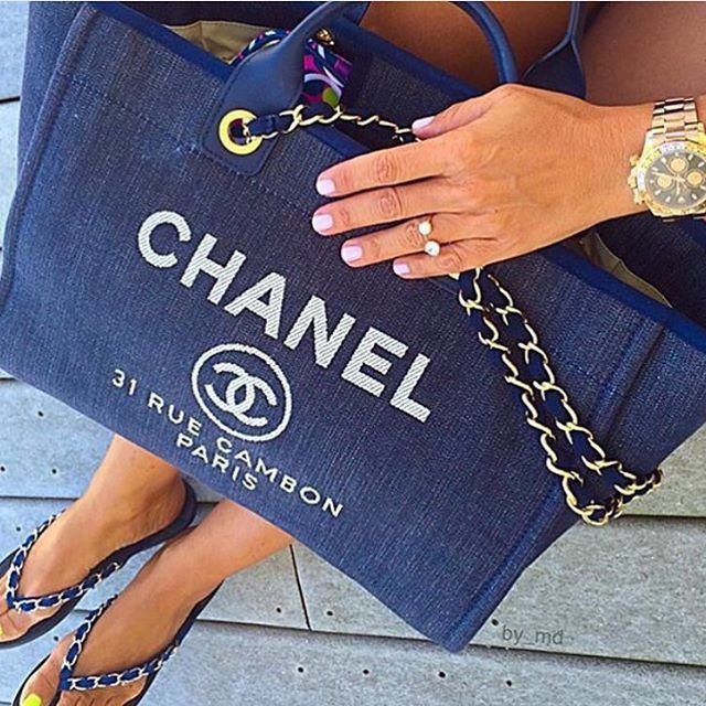 Chanel-Deauville-Tote-Bag-For-Cruise-2016-Collection-5