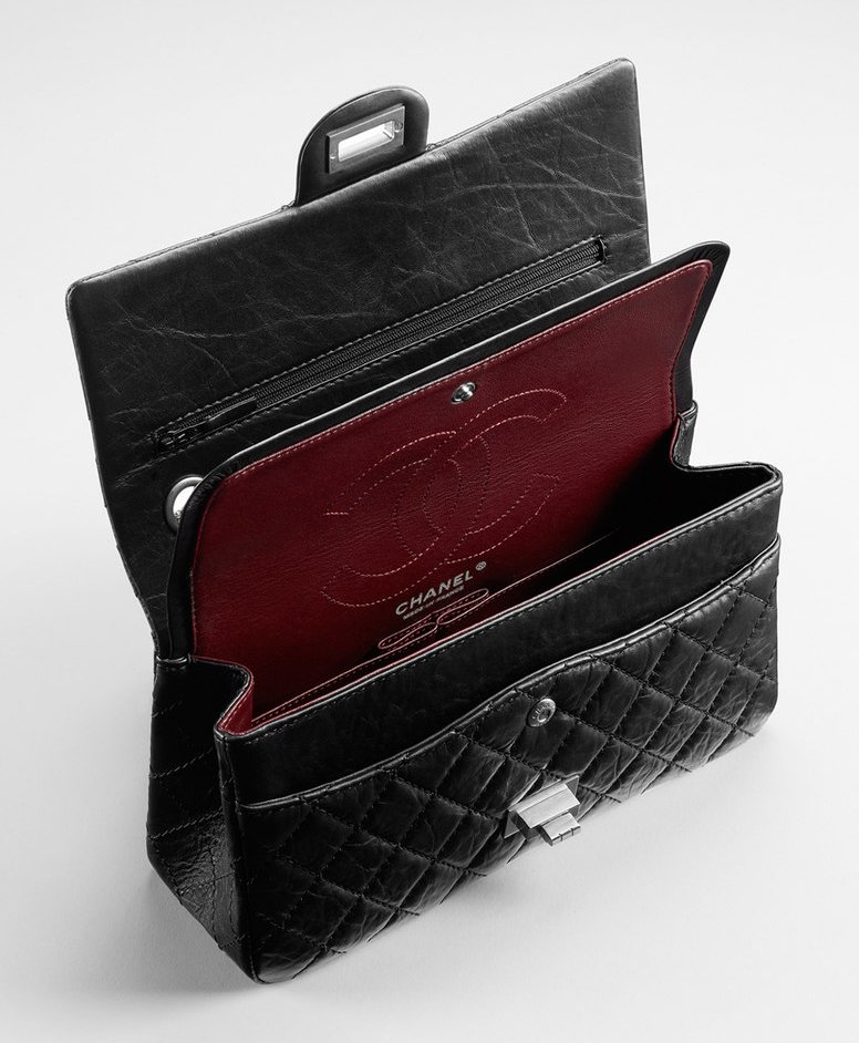 Chanel-Reissue-2.55-Flap-Bag-Interior