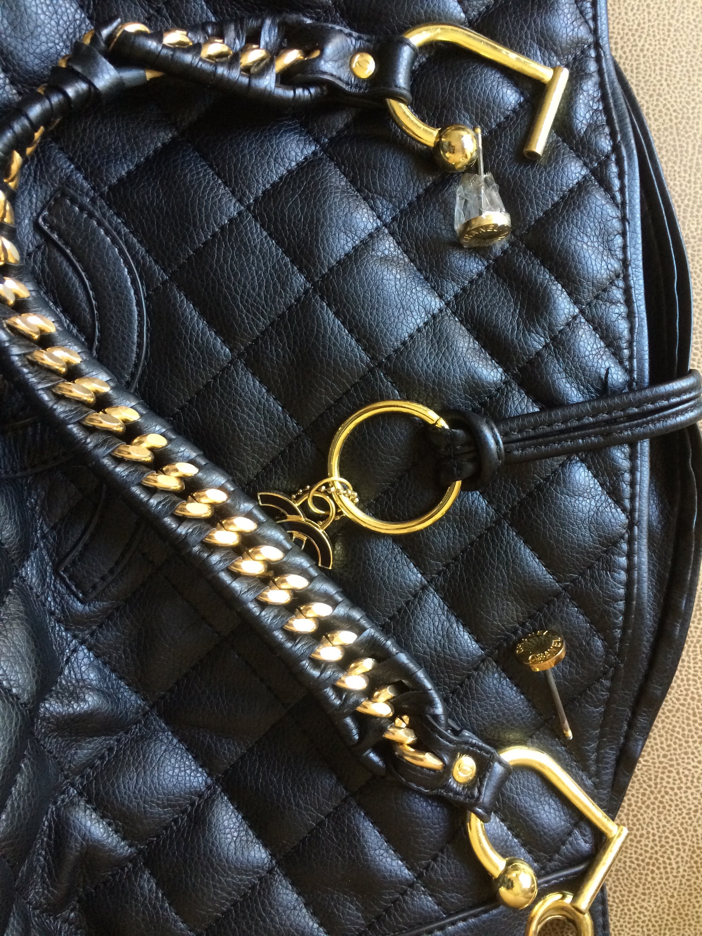 WARNING: DON'T BUY PATENT CHANEL BAGS! 🚫 (THE DAMAGE IS INSANE) 