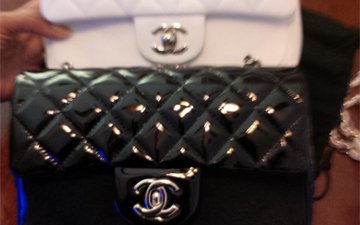 small classic flap chanel caviar bag