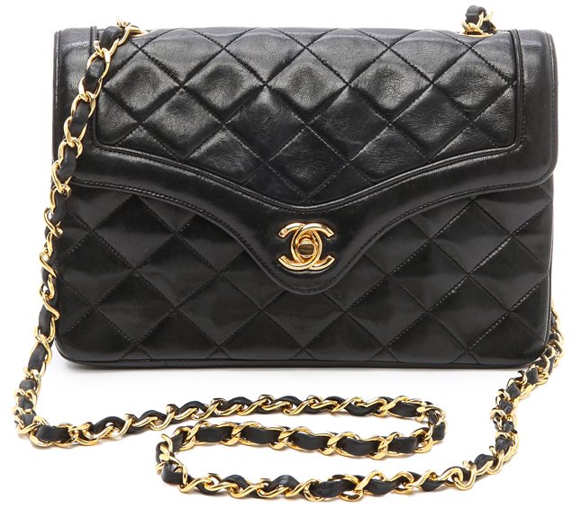 Dive In The Past: Vintage Chanel Flap Bag