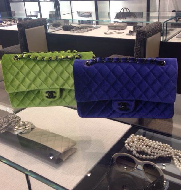 Verwonderlijk Chanel Classic Flap Bag in Velvet | Bragmybag LZ-38
