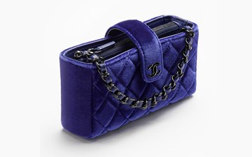 Chanel Small Clutch in Velvet with Long Chain thumb