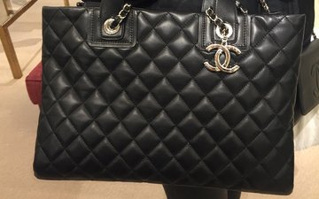 Chanel Daily Shopping Tote thumb