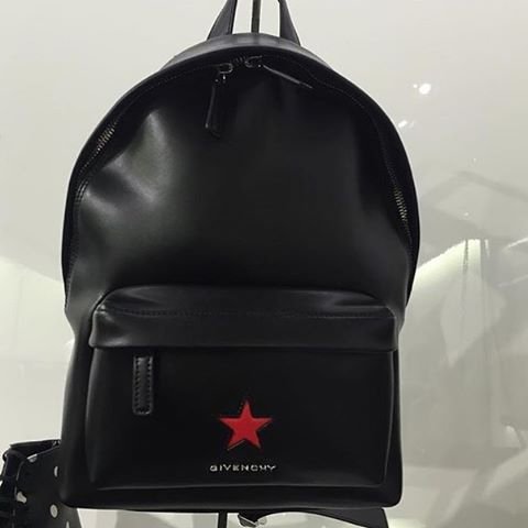 A-Closer-Look-Givenchy-Pandora-Star-Bag