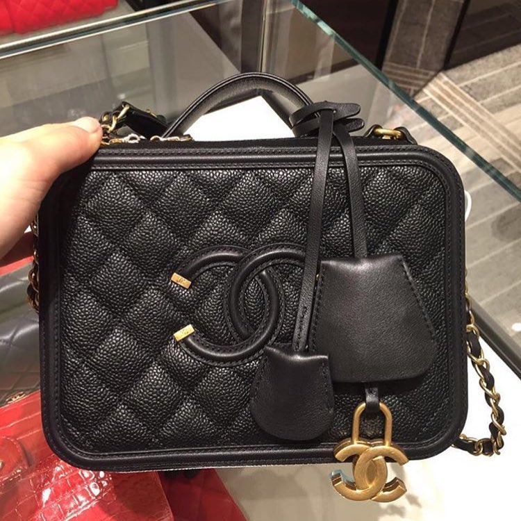 Chanel-CC-Filigree-Vanity-Case-Bag-black