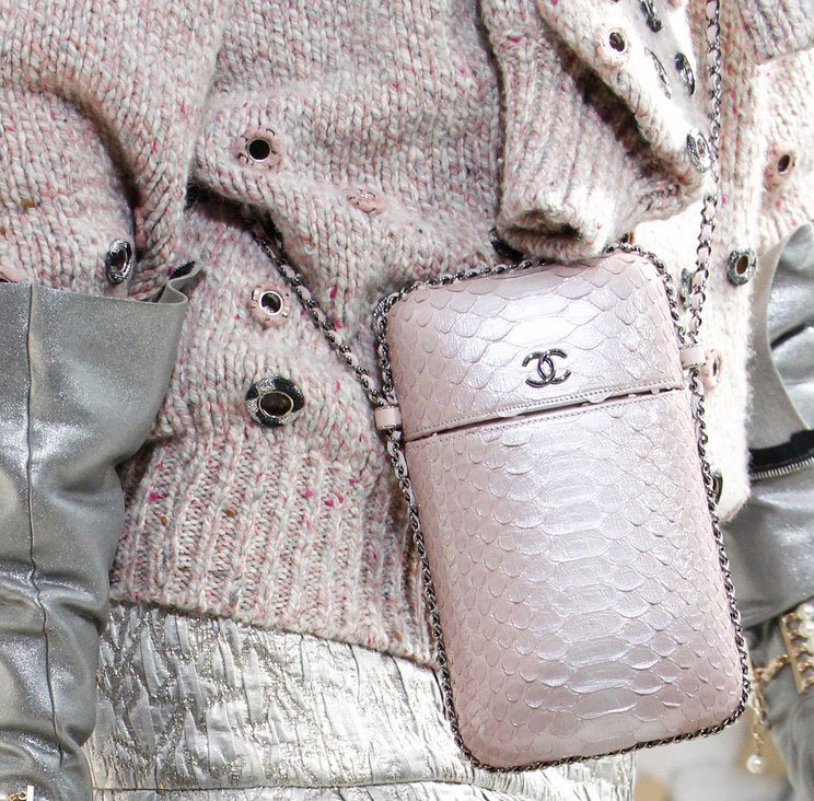 Chanel-Fall-Winter-2016-Runway-Bag-Collection-2