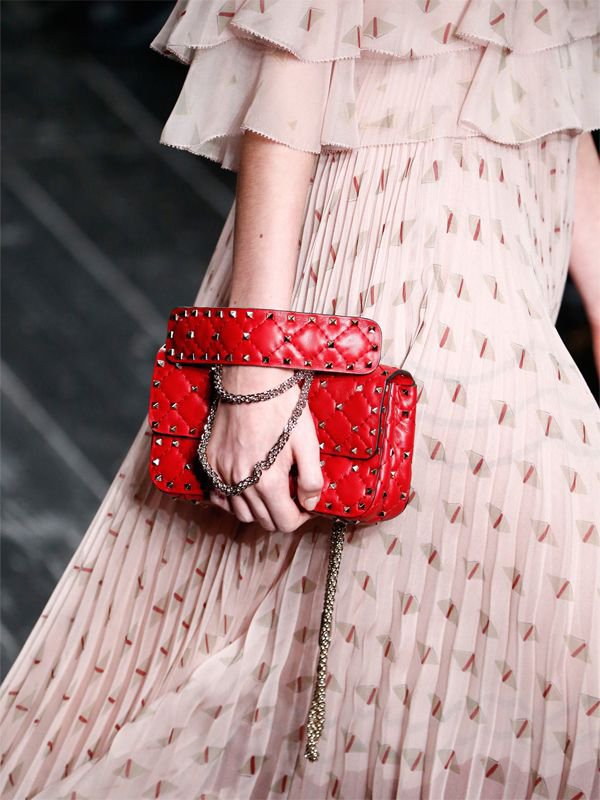 Valentino-ROCKSTUD-QUILTED-BAG-5