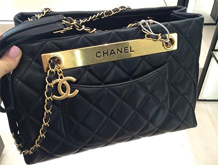 A Closer Look Chanel Trendy CC Shoulder Bag thumb