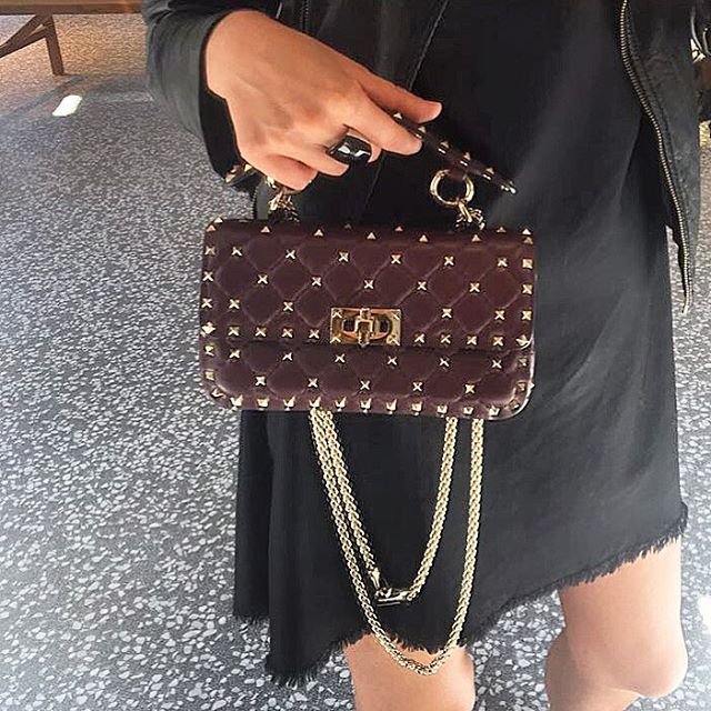 Frugtbar om forladelse Teasing A Closer Look: Valentino Rockstud Spike Quilted Bag | Bragmybag