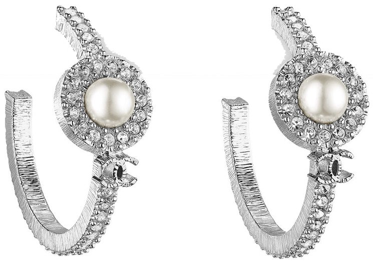 chanel-cc-cyrstal-pearl-earrings