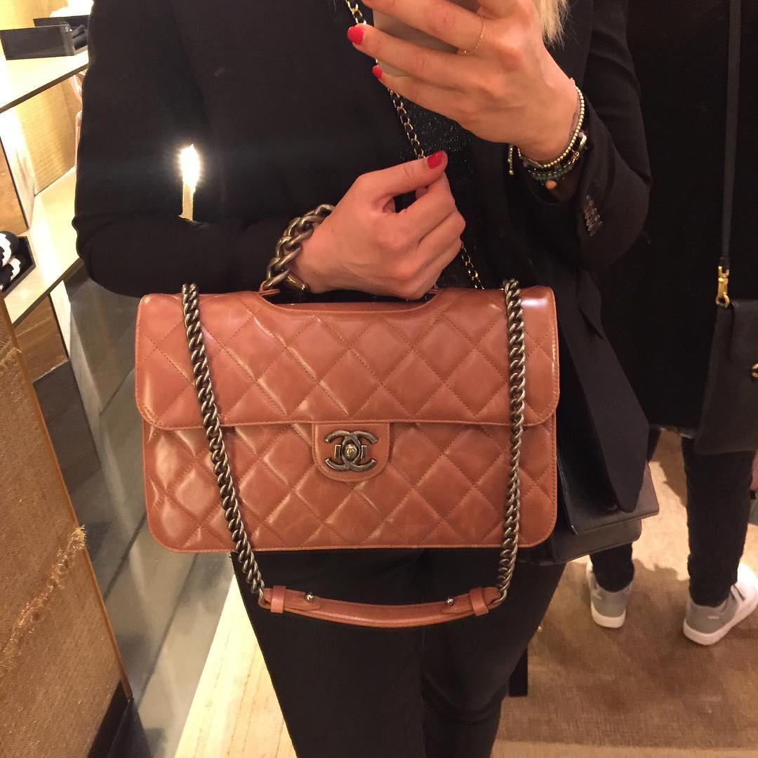 chanel-large-chain-flap-bag