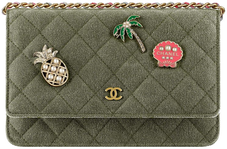 chanel-charms-and-gold-metal-bag-collection-8